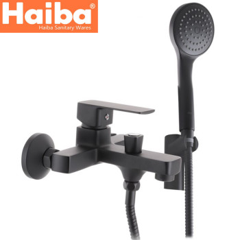 Змішувач для ванни короткий ніс HAIBA Kubus Black Chr-009 (euro) HB3932